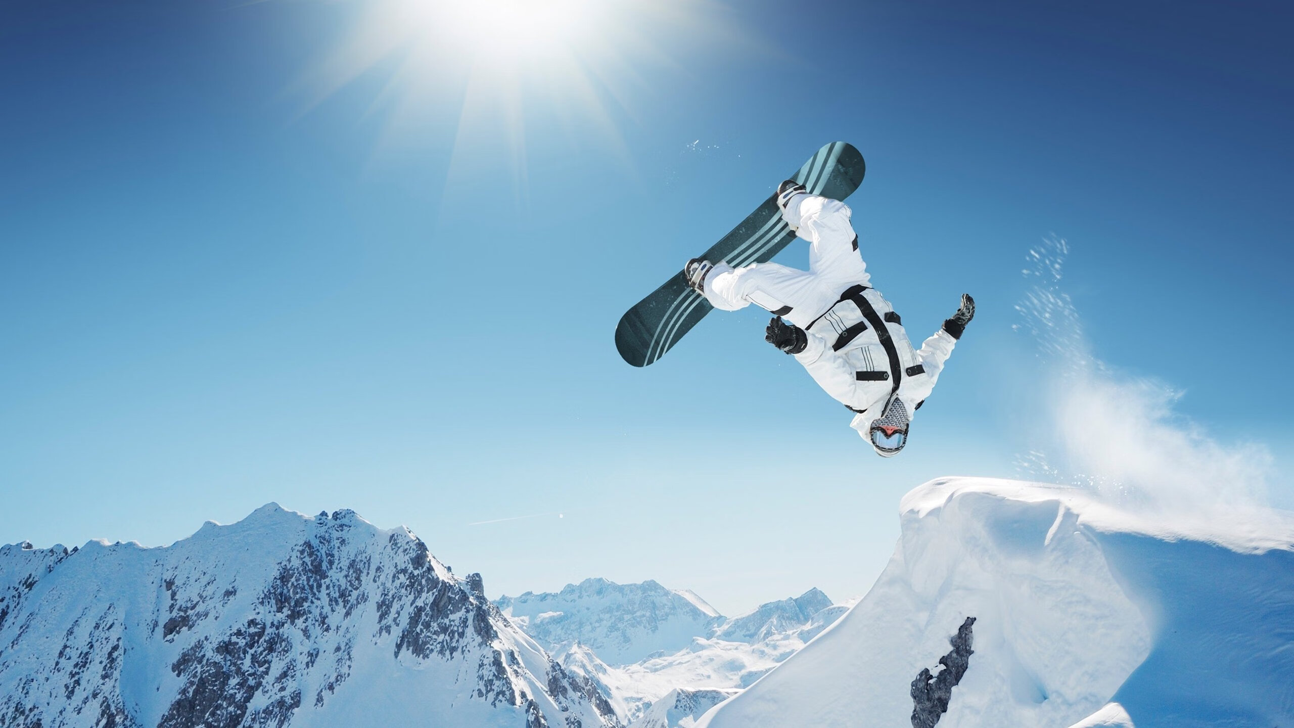 爱游戏电竞官网-仰泳赛道中立代表队A选手节奏精准，仰泳 2017